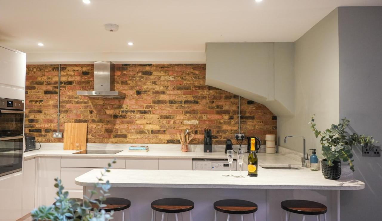 Stunning Brighton Seaside 2-Bedroom Townhouse With Patio, Sleeps 6 Extérieur photo